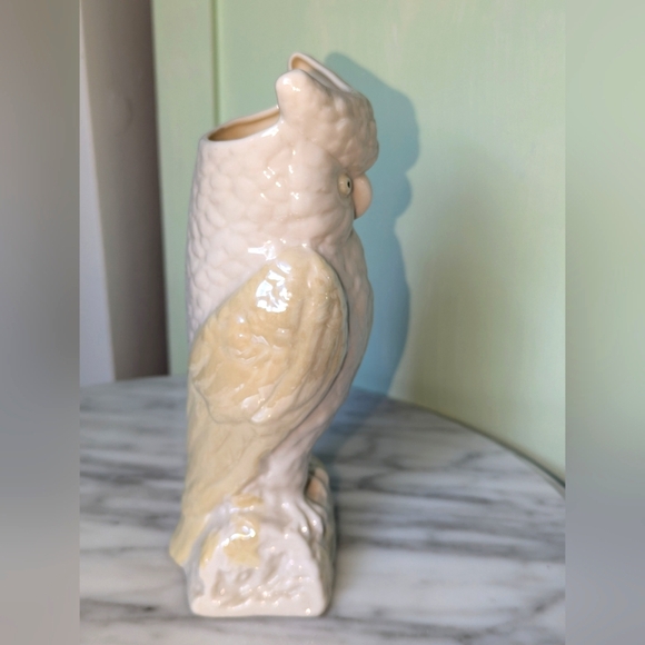 Vintage Belleek Owl Vase made in Ireland - 1960's -80's perfect condition 🦉🇮🇪 - Picture 6 of 11